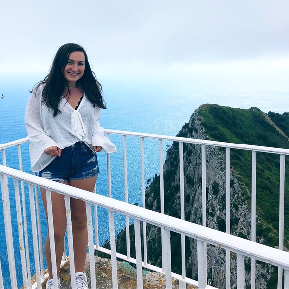 Meet your Posher, Julie - Picture 1 of 1